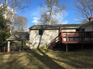 13 Maplewood Dr, East Lyme, CT 06333