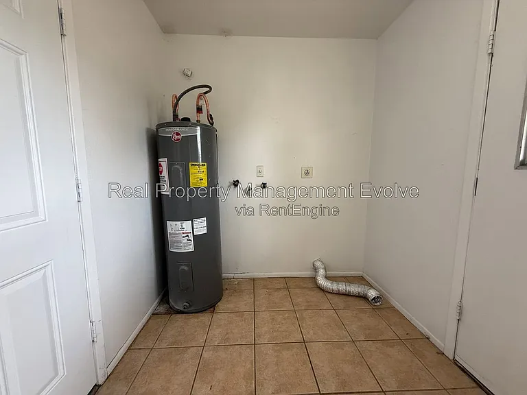 9248 W Mescal St — Photo 14