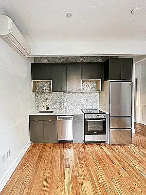 3rd image of 791 Sterling Pl APT 1R