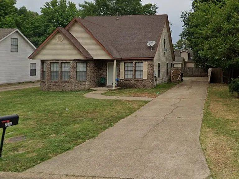 2508 Bonnie Jean Pl — Photo 1