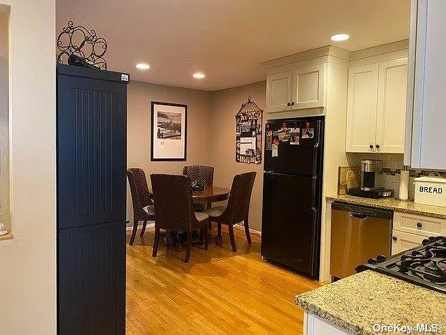 143 W Broadway — Photo 7