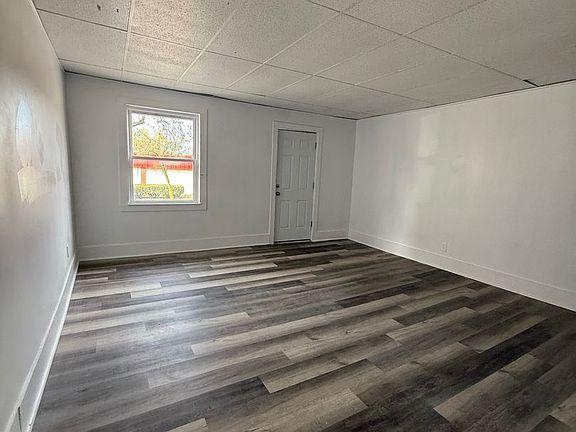 5th image of 124 S Chillicothe St Unit 2