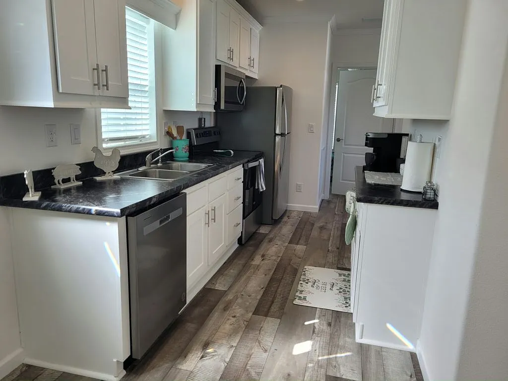 Building Photo - 5552 Annette St #53