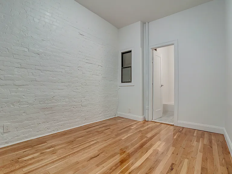 348 W 47th St #2A — Photo 7