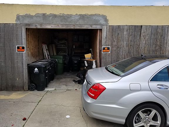 3 car garage, Washer & Dryer in One