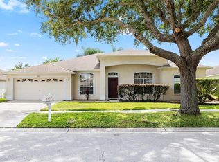 2763 Valencia Grove Dr, Valrico, FL 33596