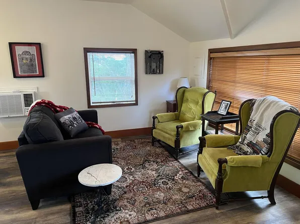 331 N Main St #2, Ashland, OR 97520
