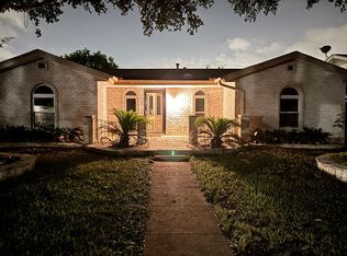 416 Fenwick Dr, Windcrest, TX 78239