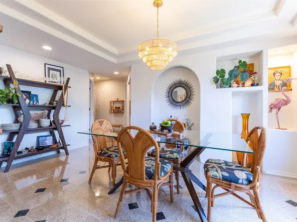 302 N Circle Mauka St, Wahiawa, HI 96786