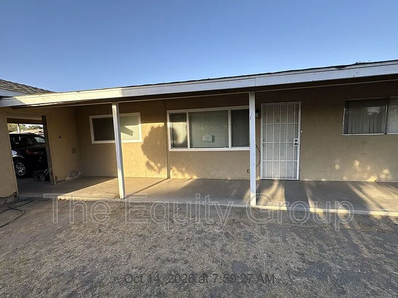2 bed, 1.0 bath, 740 sqft, $950 — Photo 1