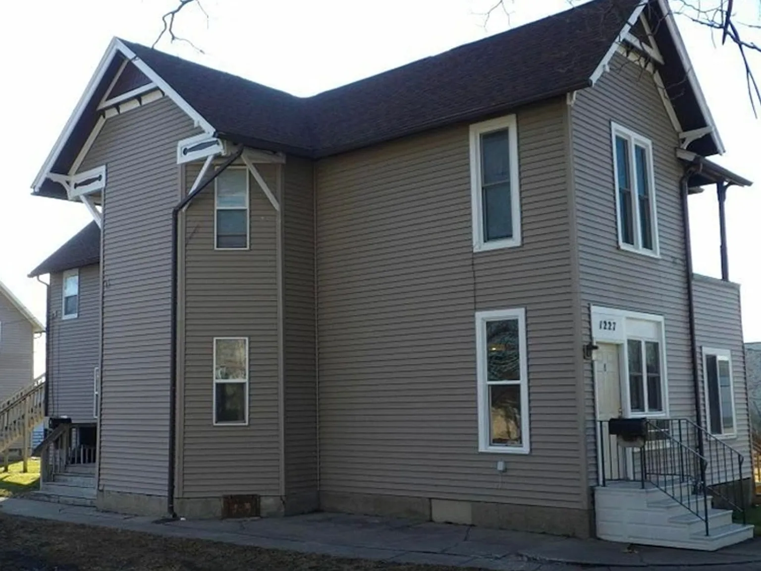 1227 — Photo 3
