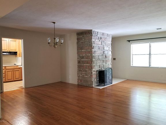 2nd image of 5341 Kenyon Ln