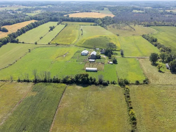 N6060 Hilltop LANE, Johnson Creek, WI 53038