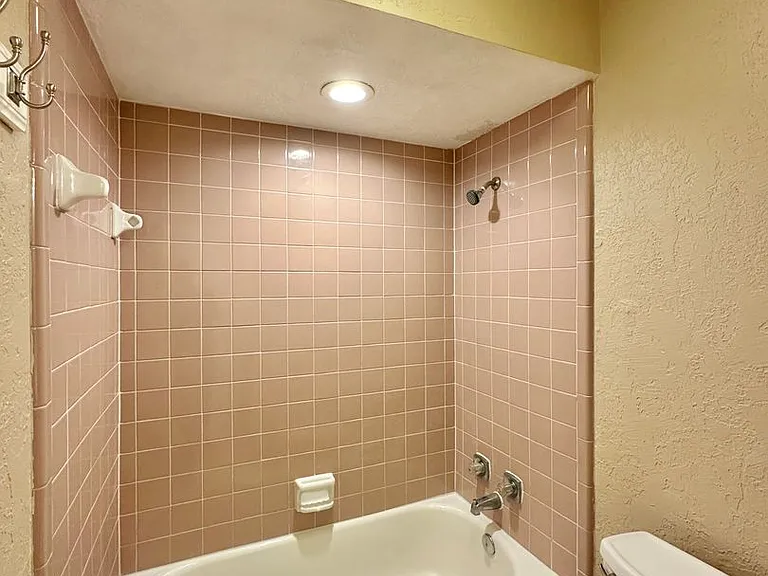 1103 NW Willow Pl — Photo 18