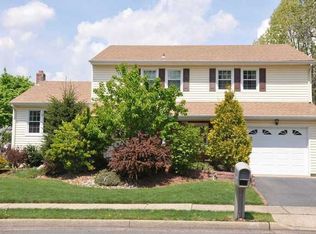 35 Calvert Ave E, Edison, NJ 08820