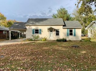 1771 Clinton St, Carlyle, IL