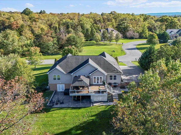 142 Triumphant Way, Falling Waters, WV 25419