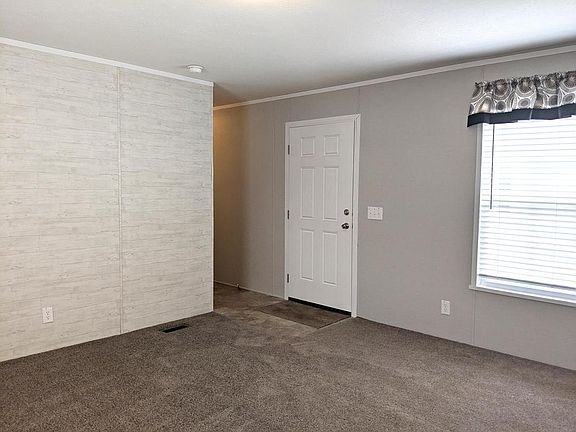 5th image of 2722 S 71st Pl #68