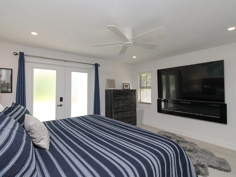 1555 Crayton Rd — Photo 25