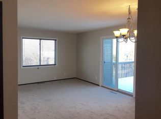 7270 Stewart Dr, Eden Prairie, MN 55346