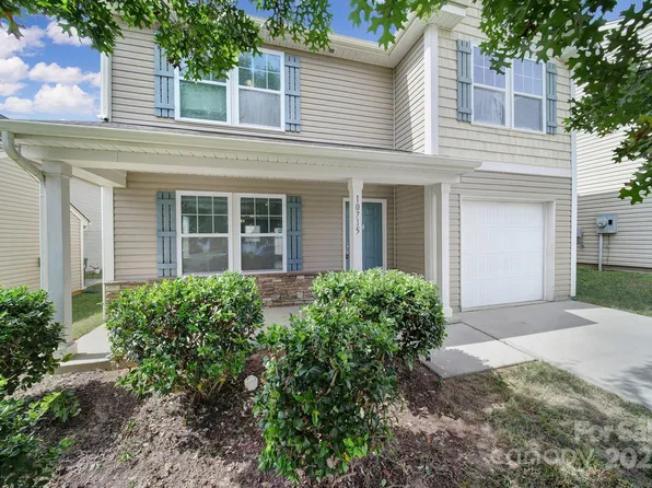 10715 Derryrush Dr, Charlotte, NC 28213
