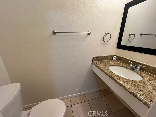 684 E Lee Pl — Photo 42