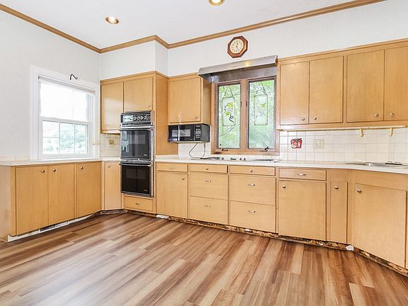 5th image of 3332 W Harvard Blvd NW
