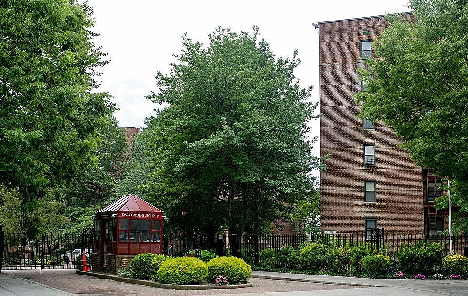 1st image of 15020 71st Ave APT 4E