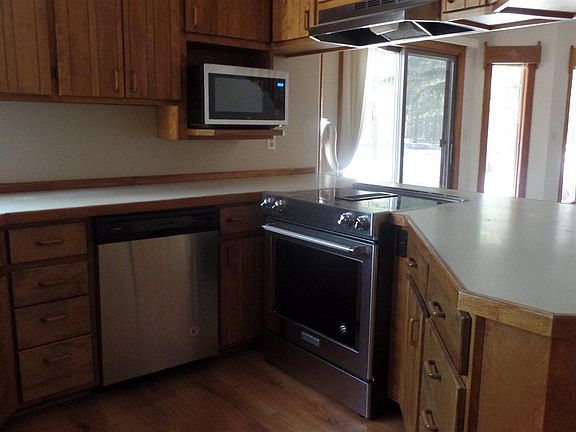 4th image of 2592 Tamarack Dr