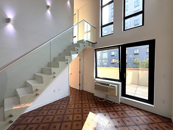 5th image of 316 E 3rd St #7D