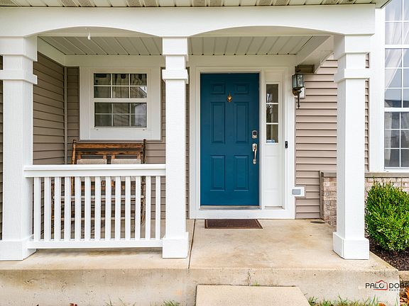 2nd image of 39267 N Queensbury Ln