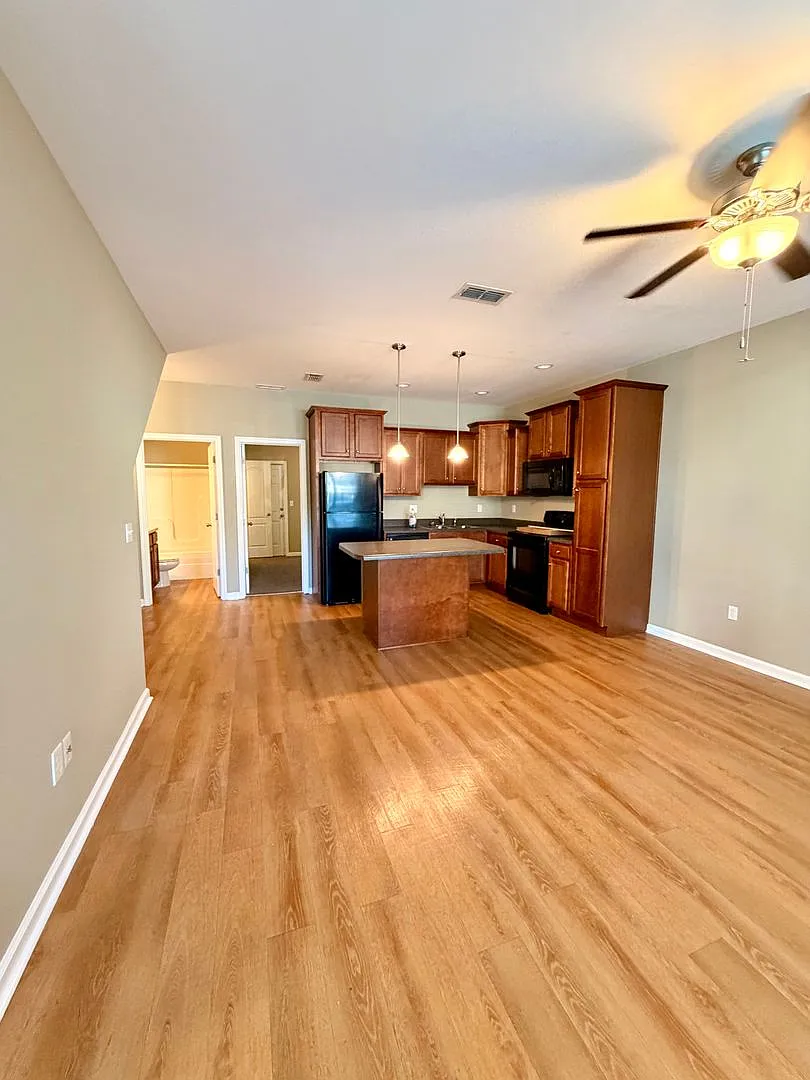 Modern 3/3 Condo | Prime Tallahassee Location — Photo 1