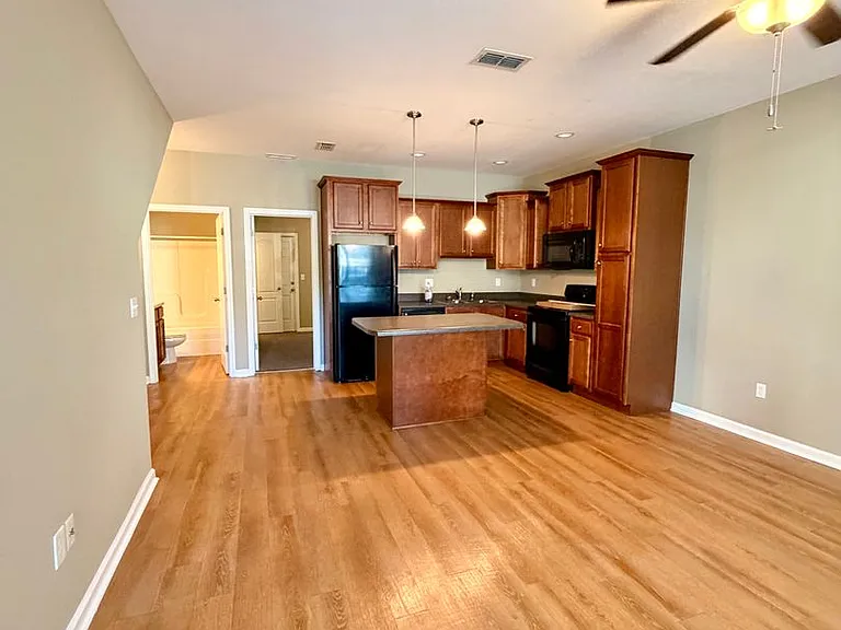 2017 Tyson Green Ave #202 — Photo 1