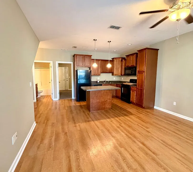 2017 Tyson Green Ave #202