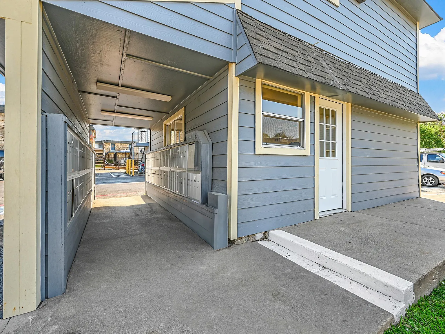 Finley Square — Photo 4