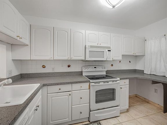 4th image of 9410 Poinciana Pl APT 109