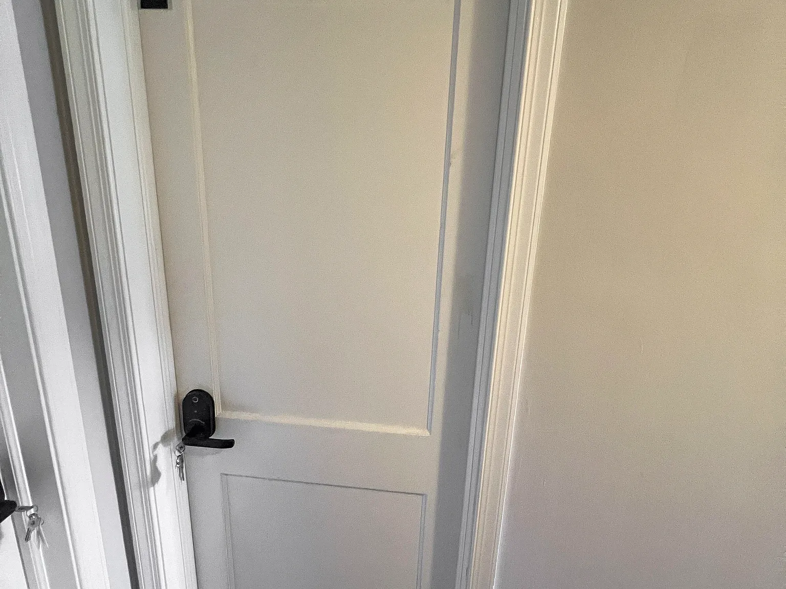 4 bed, 2.0 bath, 2200 sqft, $862 — Photo 1