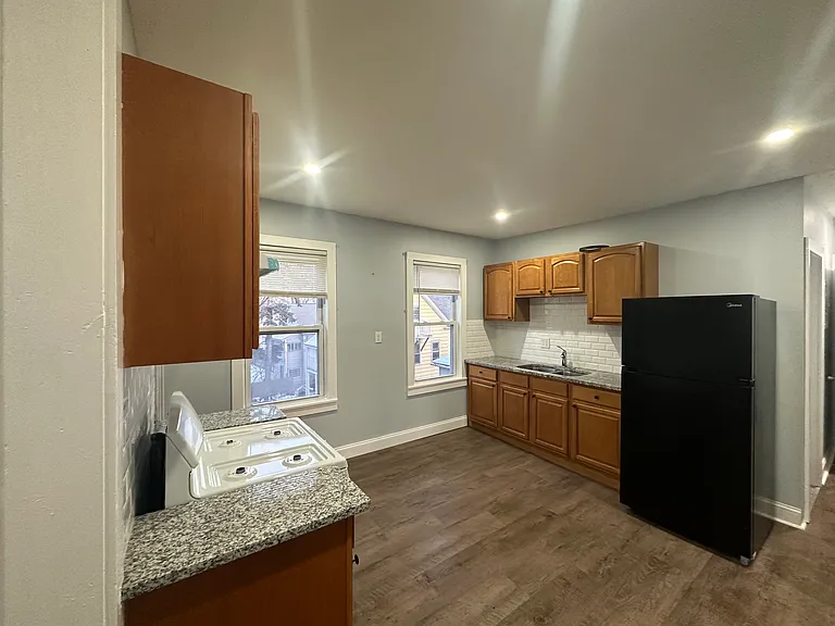 111 Southgate St #3 — Photo 5