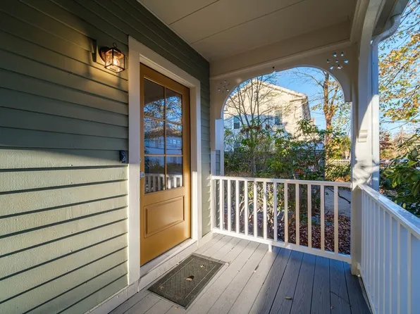 65 Jefferson St APT 1, Newton, MA 02458