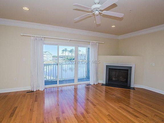 Living room 3