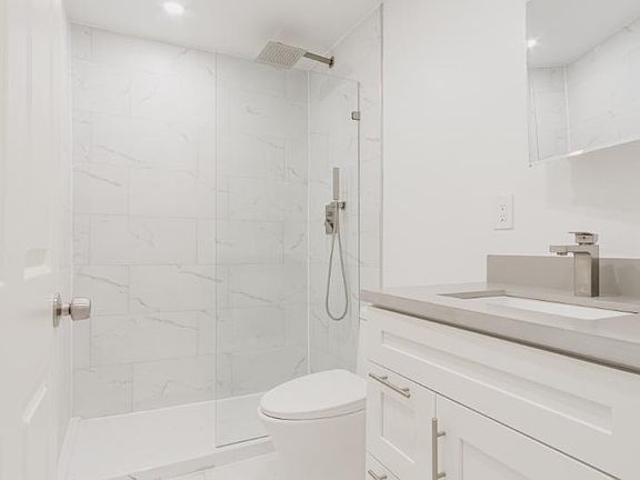 5th image of 582 34th St