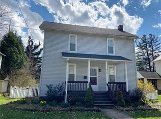 218 E Pine St, Grove City, PA 16127