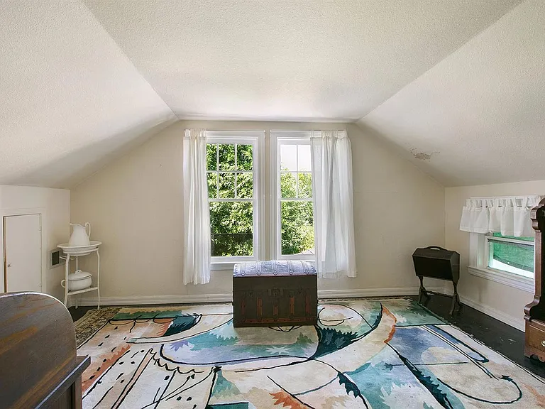 Upstairs bedroom