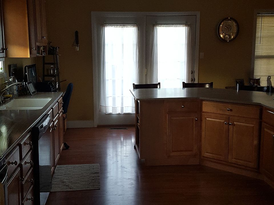 1st image of 308 Crowe Ln
