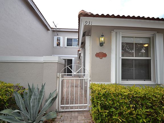 2nd image of 931 Doveplum Ct