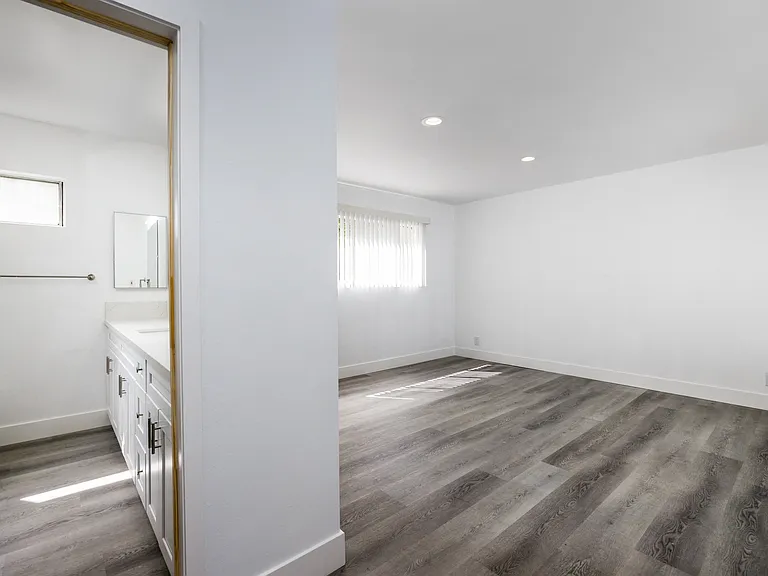 West Brent Apartments — Photo 80