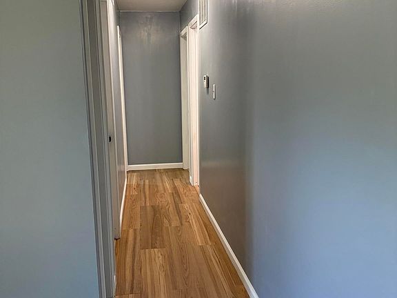 4th image of 2608 SE Iowa Ave