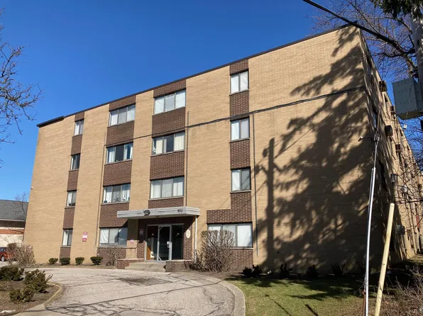 1821 Lee Rd, Cleveland, OH