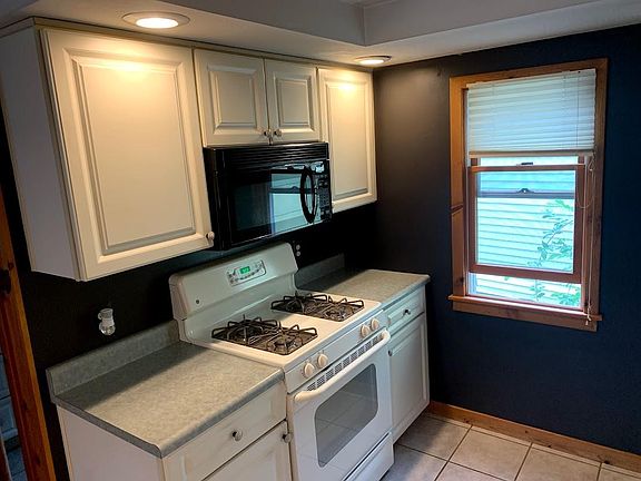 2nd image of 101 Beech St #101