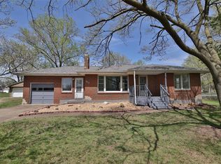 629 E Chain Of Rocks Rd, Granite City, IL 62040